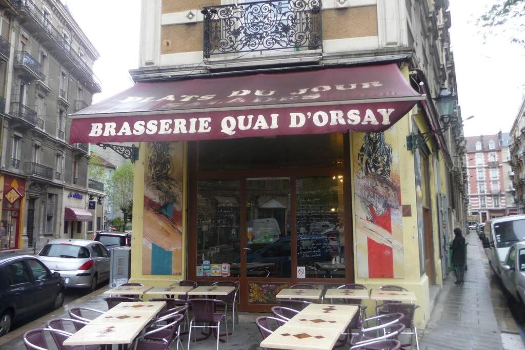 Bel Appartement Charme Ancien Dans Quartier Anime Grenoble Exteriör bild