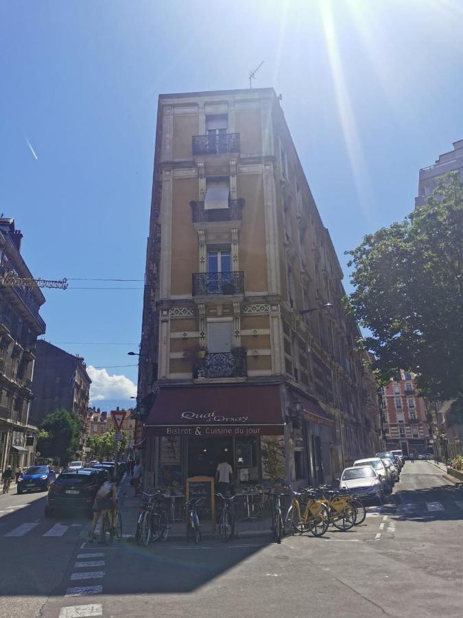 Bel Appartement Charme Ancien Dans Quartier Anime Grenoble Exteriör bild